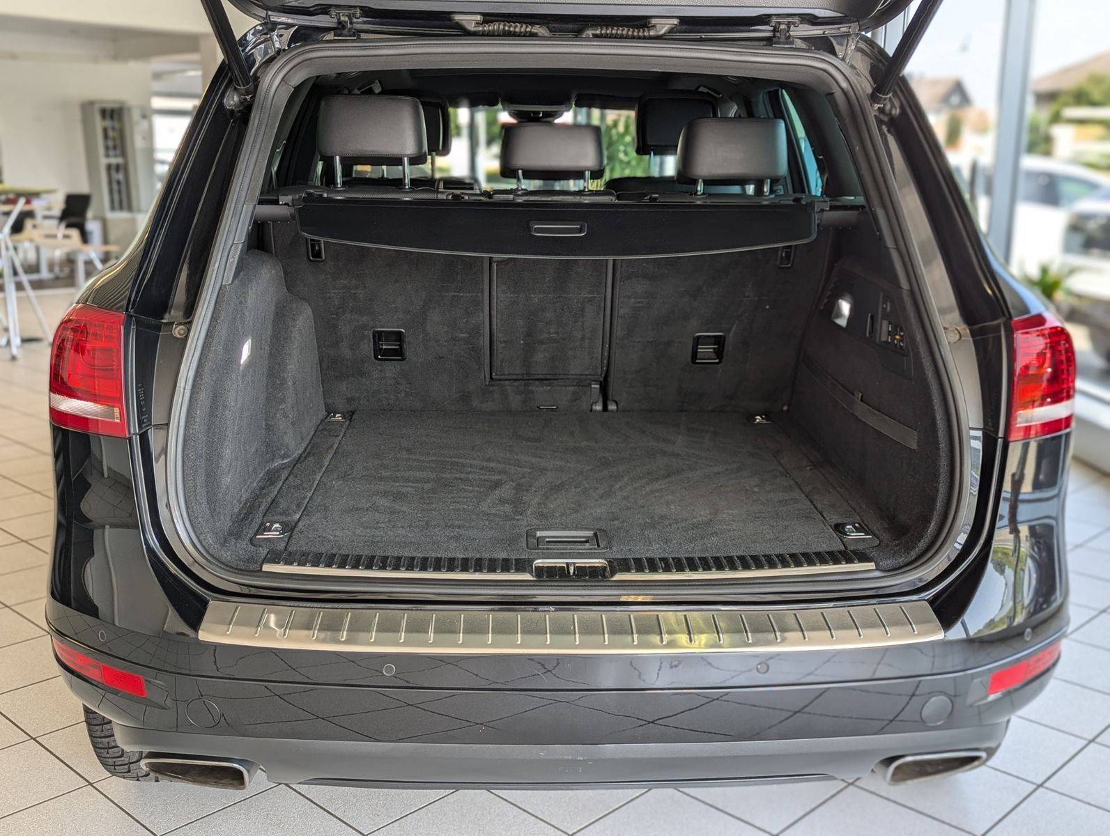 VW Touareg V6 TDI Pano Bi-Xen Memory DYNAUDIO StHz - Image 17