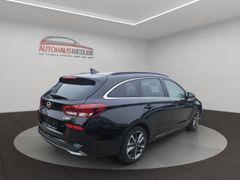 HYUNDAI i30 Advance Deluxe Navi LED ACC Klimaautom Musik