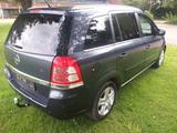 Opel Zafira 1.6  Edition,KLIMA! AHK!7SITZER! Facelift - gebrauchte Opel Zafira aus dem Jahr 2010