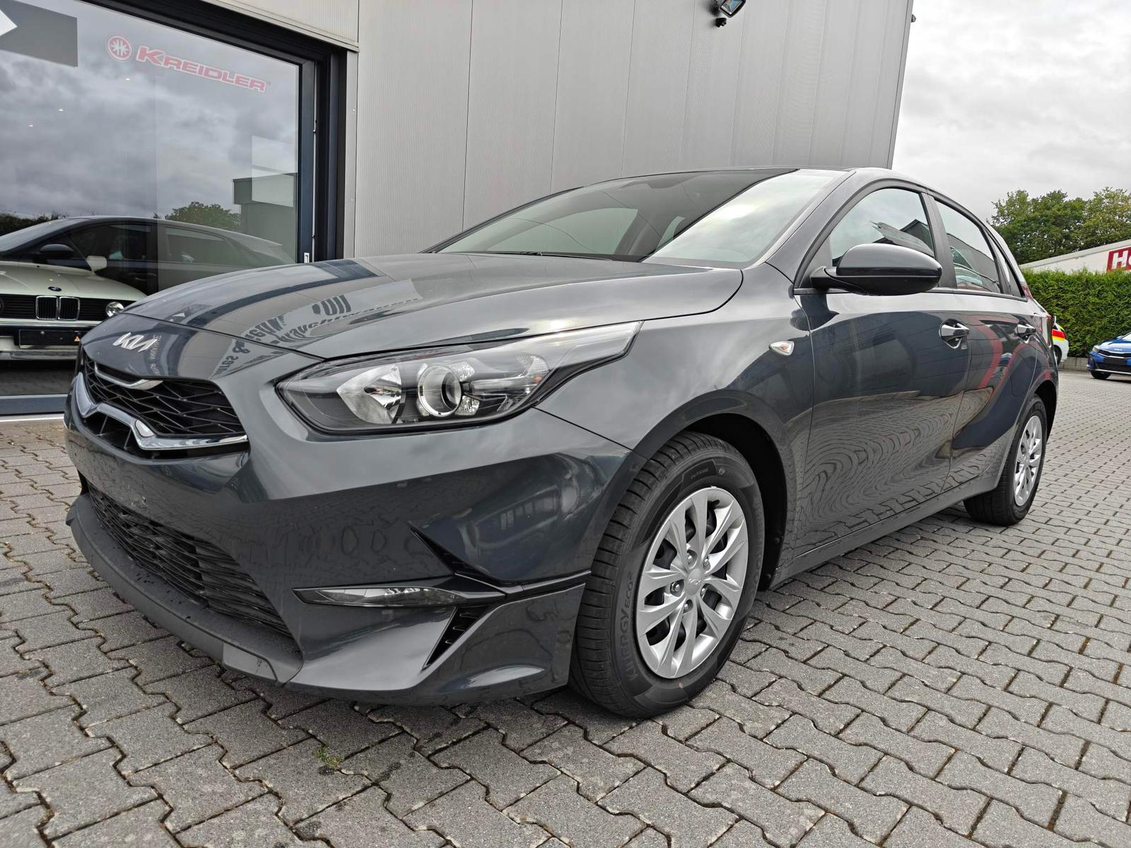 Kia Ceed 1.5 T-GDI AT Kamera*Sitzheizung*APP*Navi
