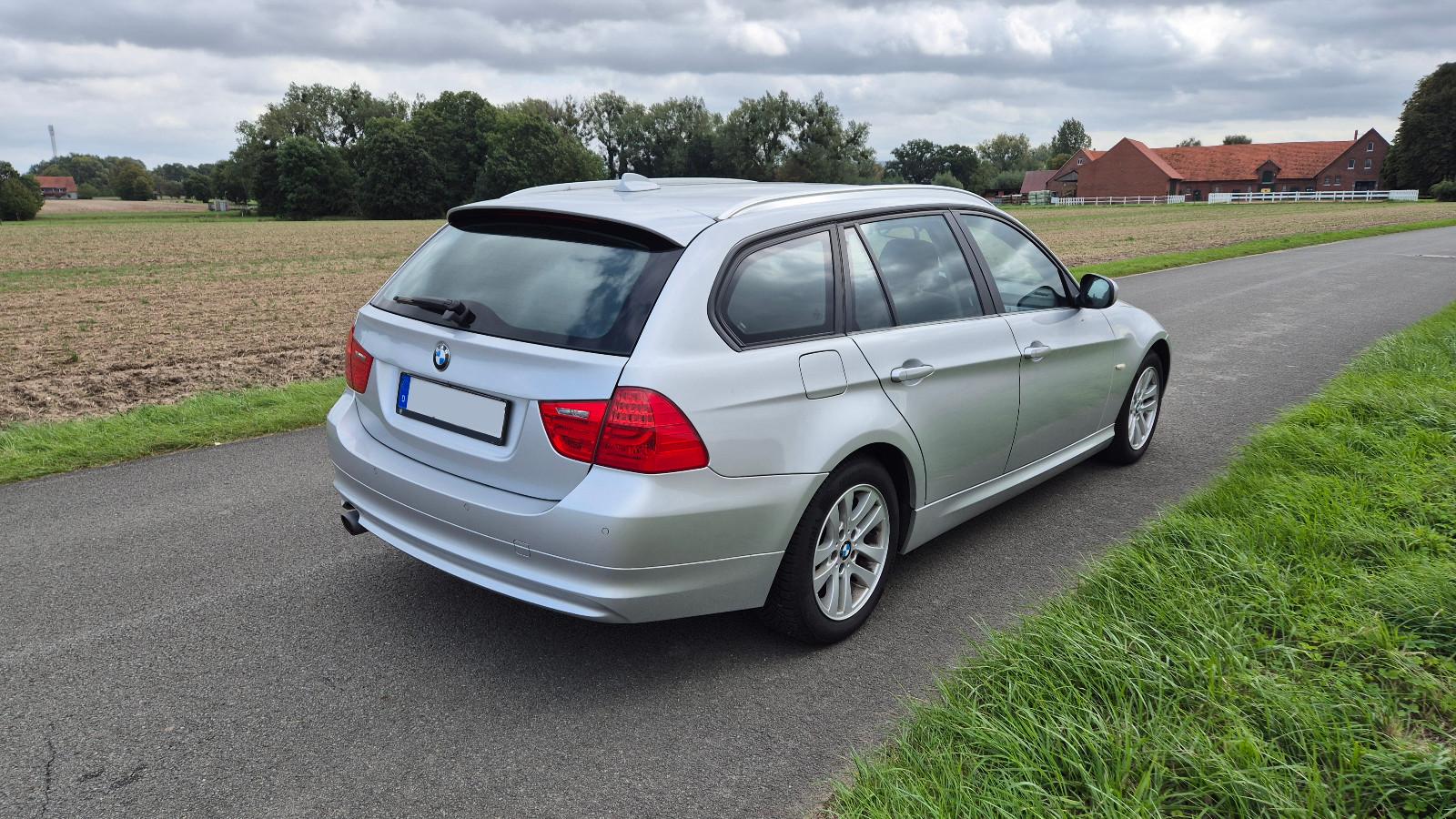 BMW 320 2010 — engine 1.995 cm³, 184 HP (135kW)
