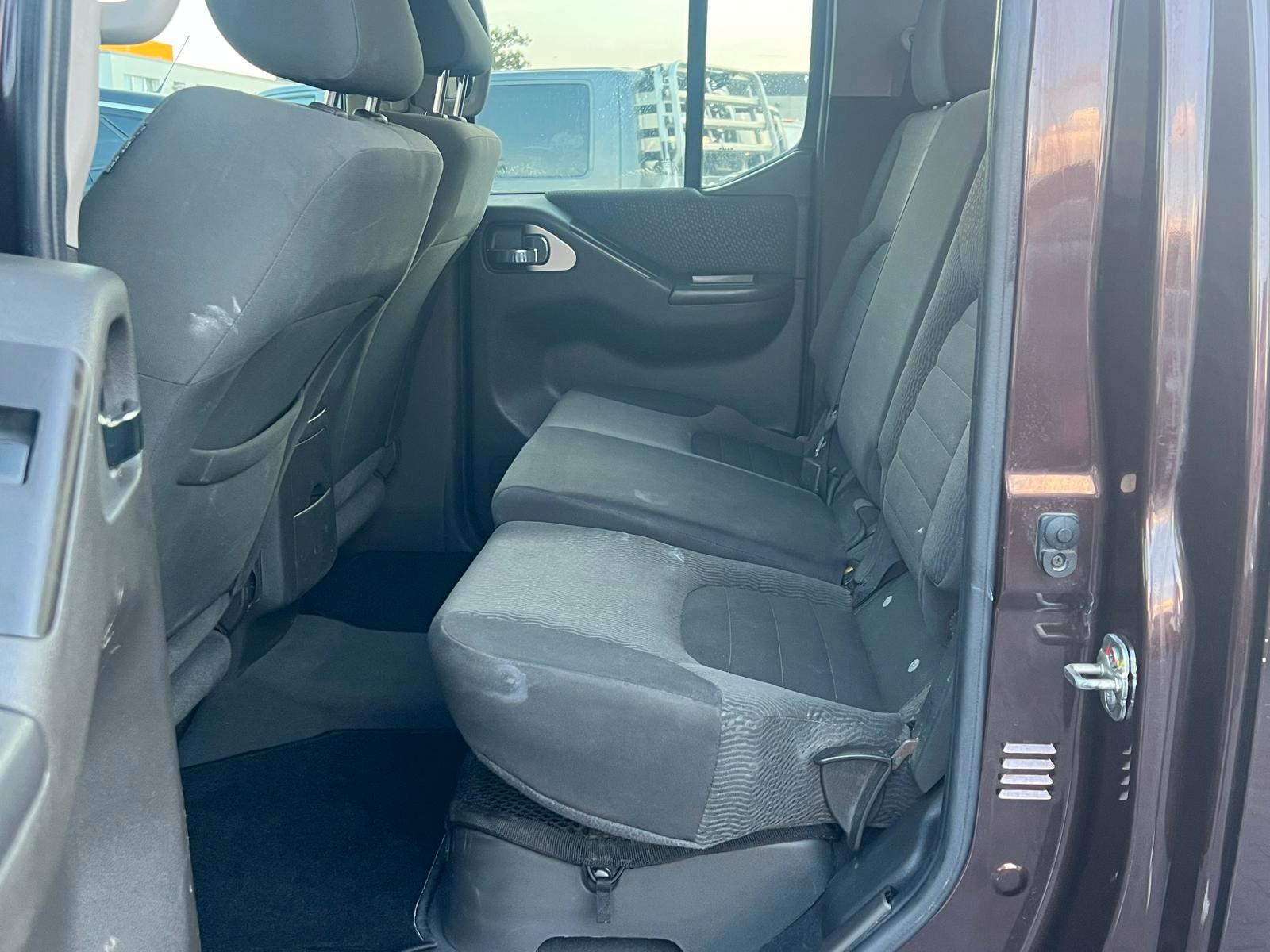 NISSAN NAVARA 2.5 DCI 190 CH 4X4 DOUBLE CAB LE BVA – GPS – SIÈGES CHAUFFANTS – CAMÉRA – ATTELAGE