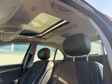 Mercedes E 200 - 11