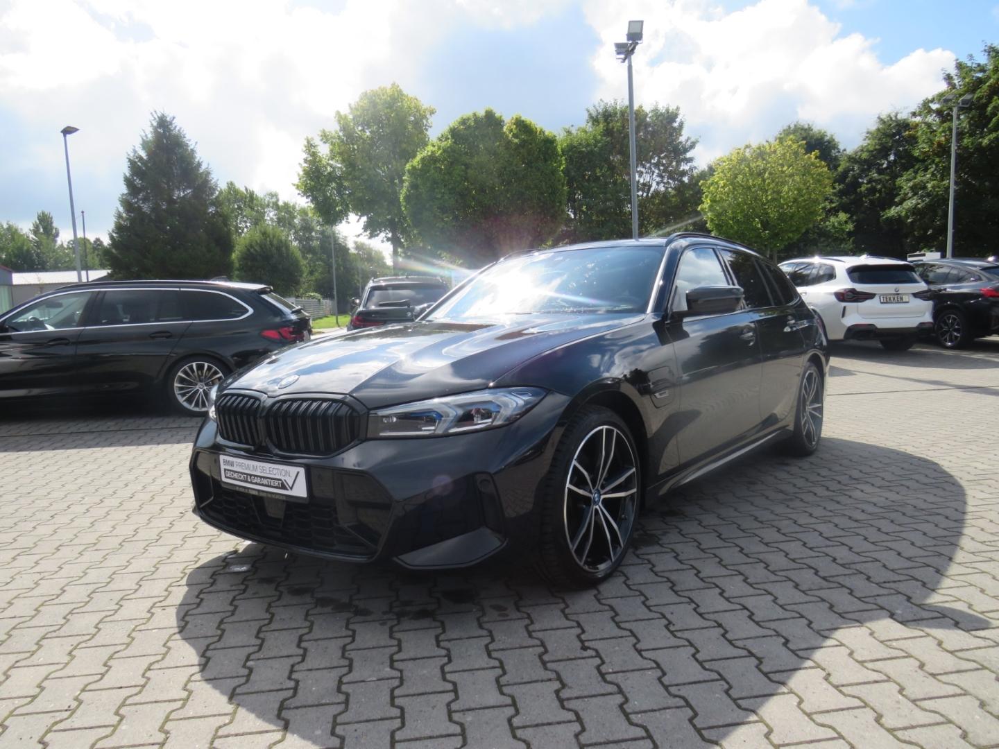 BMW 330 e M Sport Touring E Park-Assistent