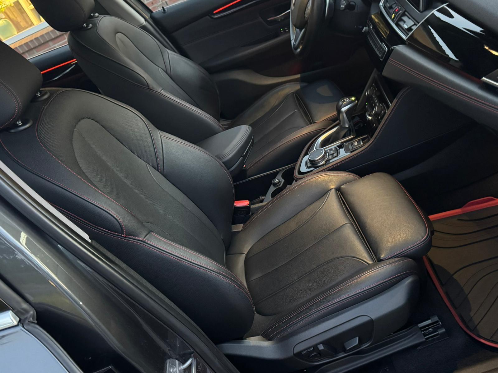 BMW 225i xDrive Sport Line/Pano/AHK/Kamer/H-up/Leder