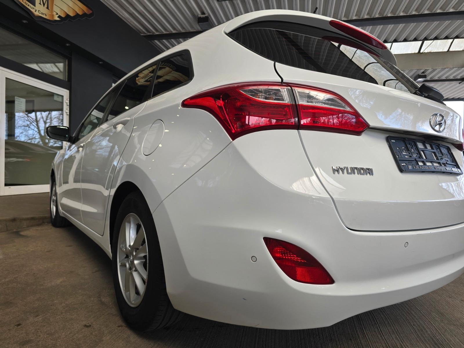 Hyundai i30 Kombi 1.6 GDi blue Passion Automatik Park/LM