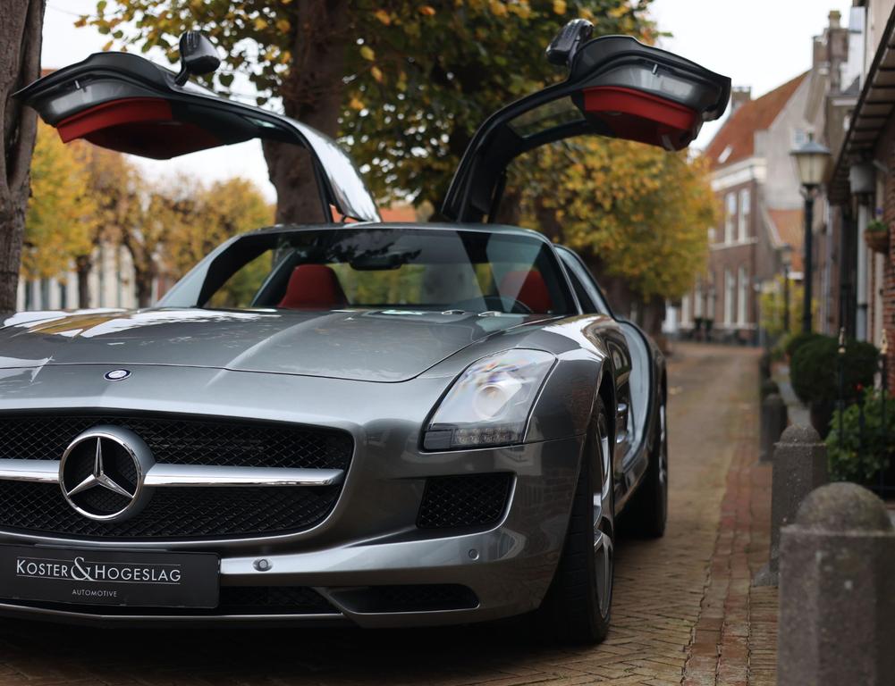 Mercedes-Benz SLS AMG