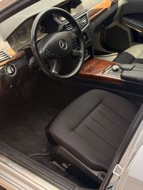 Mercedes E 200 - 6