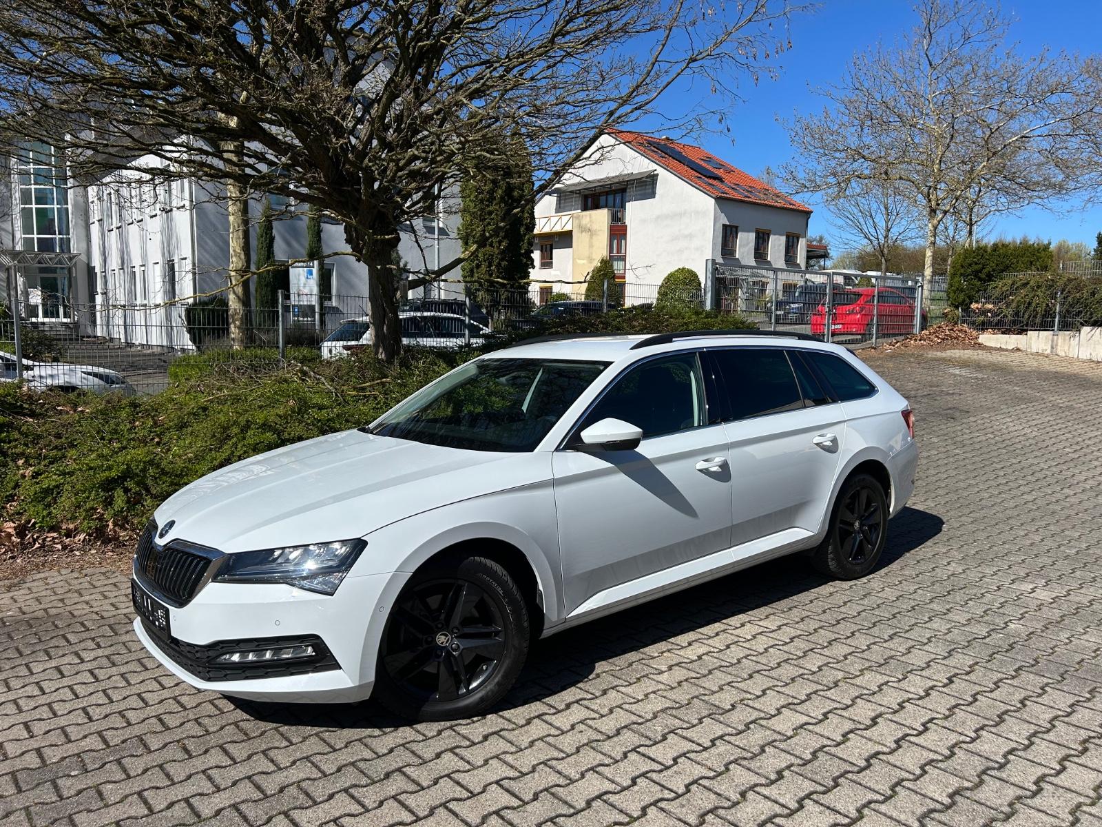Skoda Superb 2.0 TDI DSG Combi Ambition