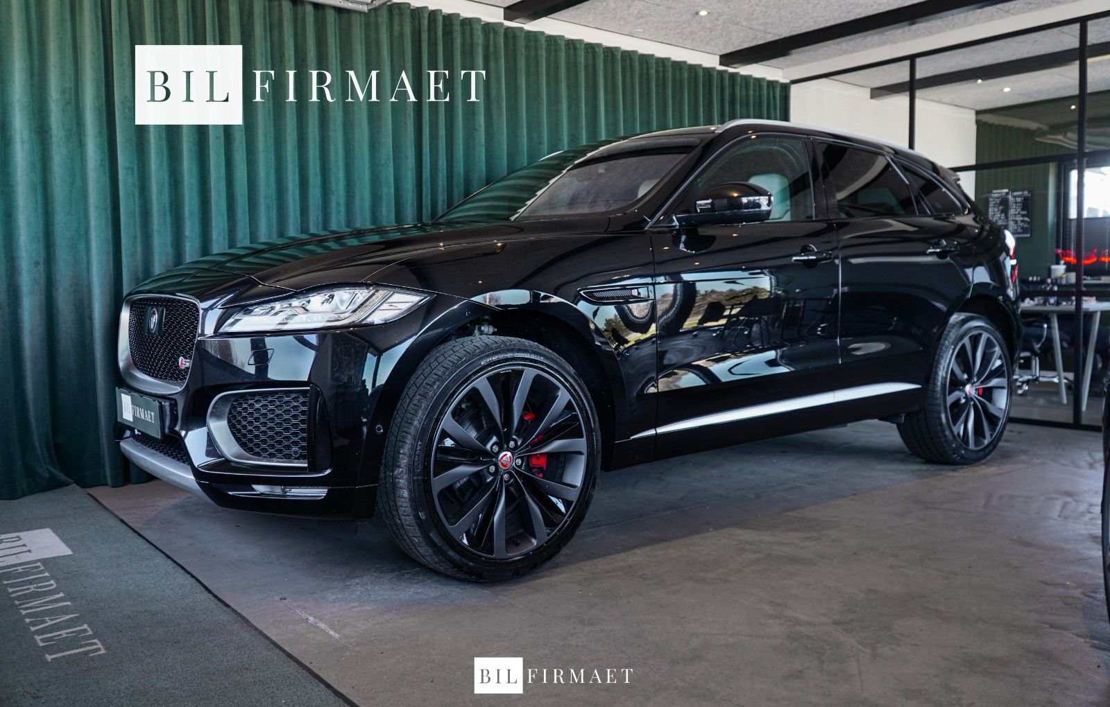 JAGUAR F-Pace