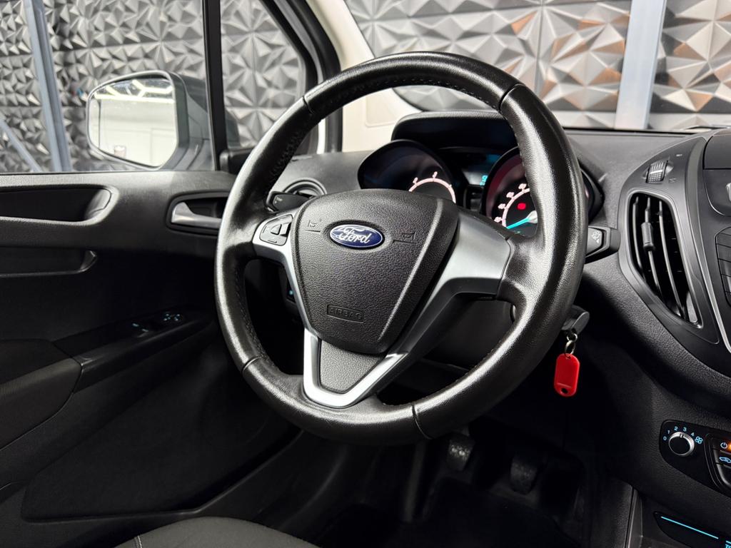 Ford Transit Courier 1.5 TDCi, Foto 23 von 40