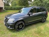 Mercedes-Benz GLK 300 4MATIC - - Mercedes-Benz GLK 300 mit Benzin-Antrieb