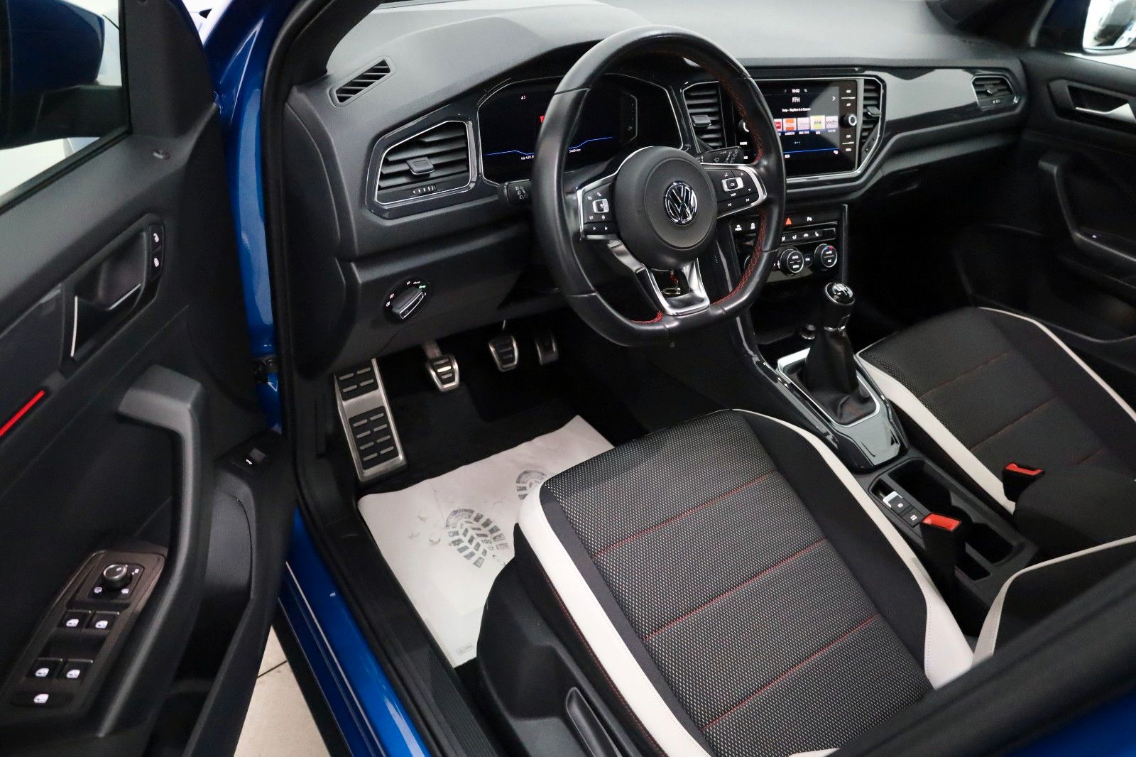 Fahrzeugabbildung Volkswagen T-Roc Sport Navi,LED,SH,Kamera,ACC,App Connect