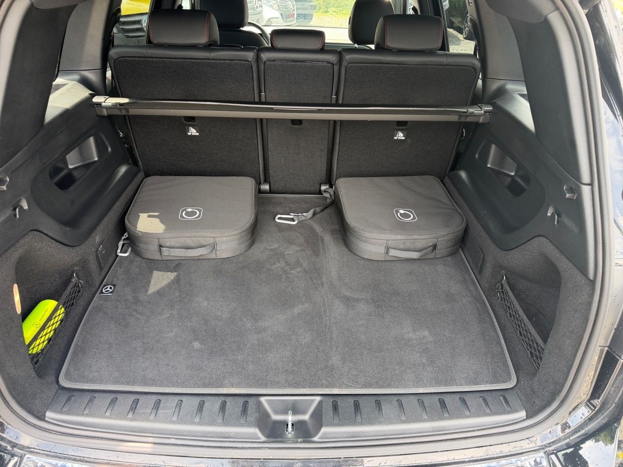 Fahrzeugabbildung Mercedes-Benz EQB 350 4M BONUS+AMG+NIGHT+AHK+