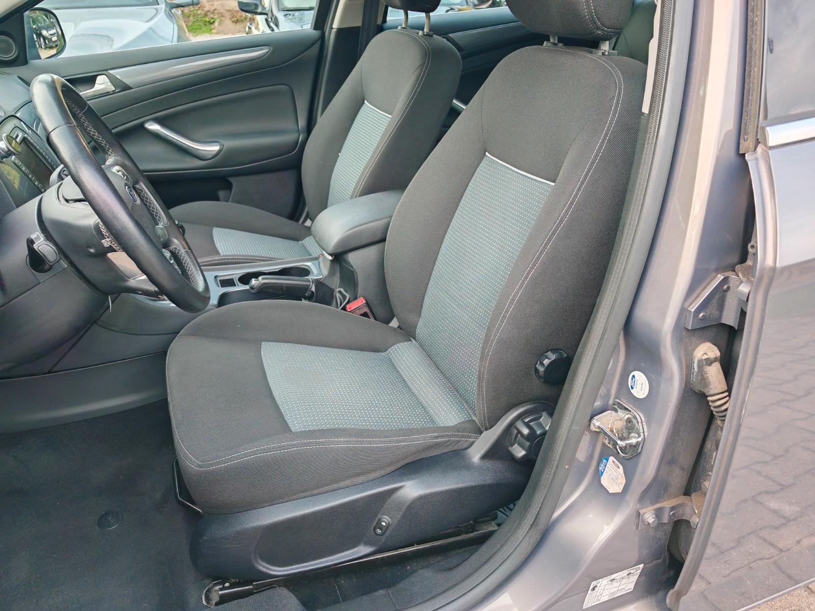 Ford Mondeo 2014 — photo 18