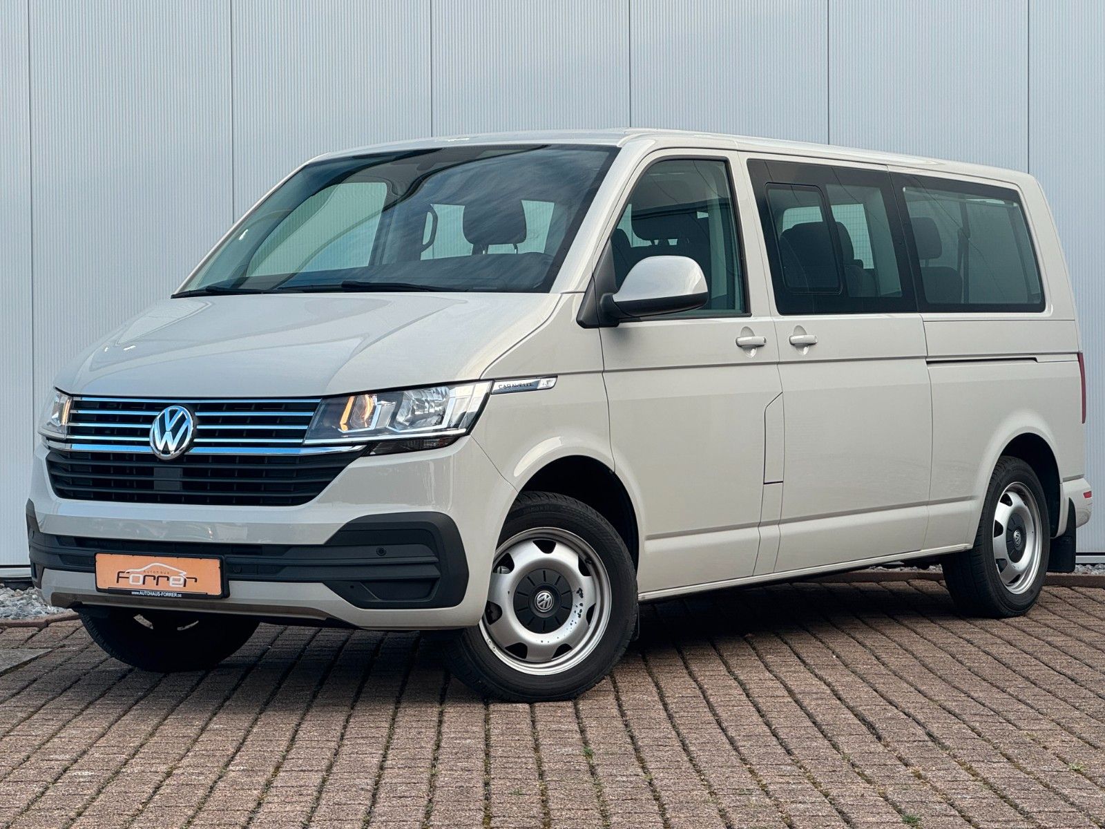 Volkswagen T6.1 eABT "Caravelle" LR 8-SITZER KLIMA CAM PDC