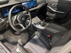 Fahrzeugabbildung BMW 320i Touring M Sport Sportautom-AHK/HeadUp/ 17LM