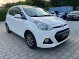 Hyundai i10 FIFA World Cup Edition 1.2 KLIMA SHZ TEMPO - Hyundai i10 Gebrauchtwagen in Stuttgart