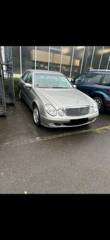 Mercedes-Benz Mercedes Benz E240 V6 Scheckheft gepflegt! - gebrauchte Mercedes-Benz E 240 aus dem Jahr 2003
