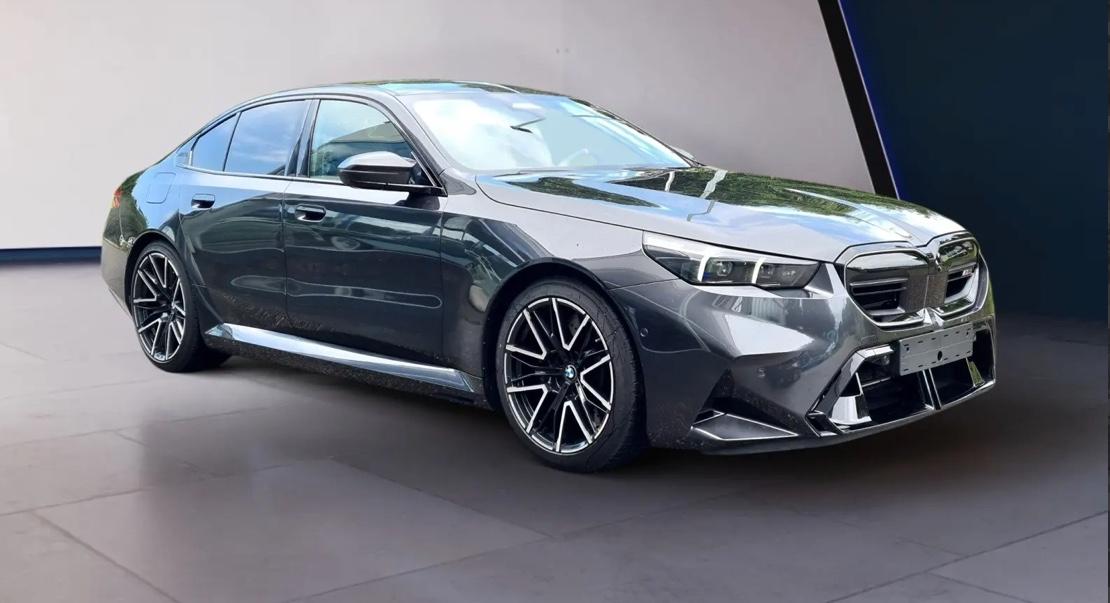 BMW M5  xDrive AHK M Drive FFC DrivAssistPro ParkPro