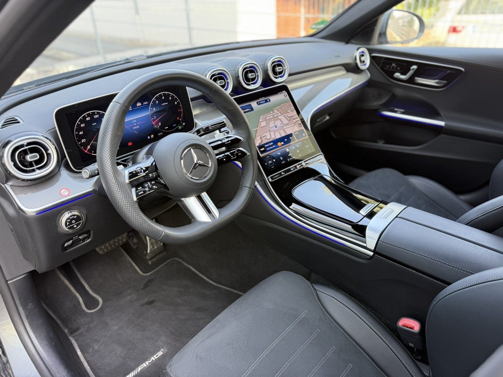 Fahrzeugabbildung Mercedes-Benz C 200 T AMG*DISTRONIC*360°*DIGITALLIGHT*KEYLESS*