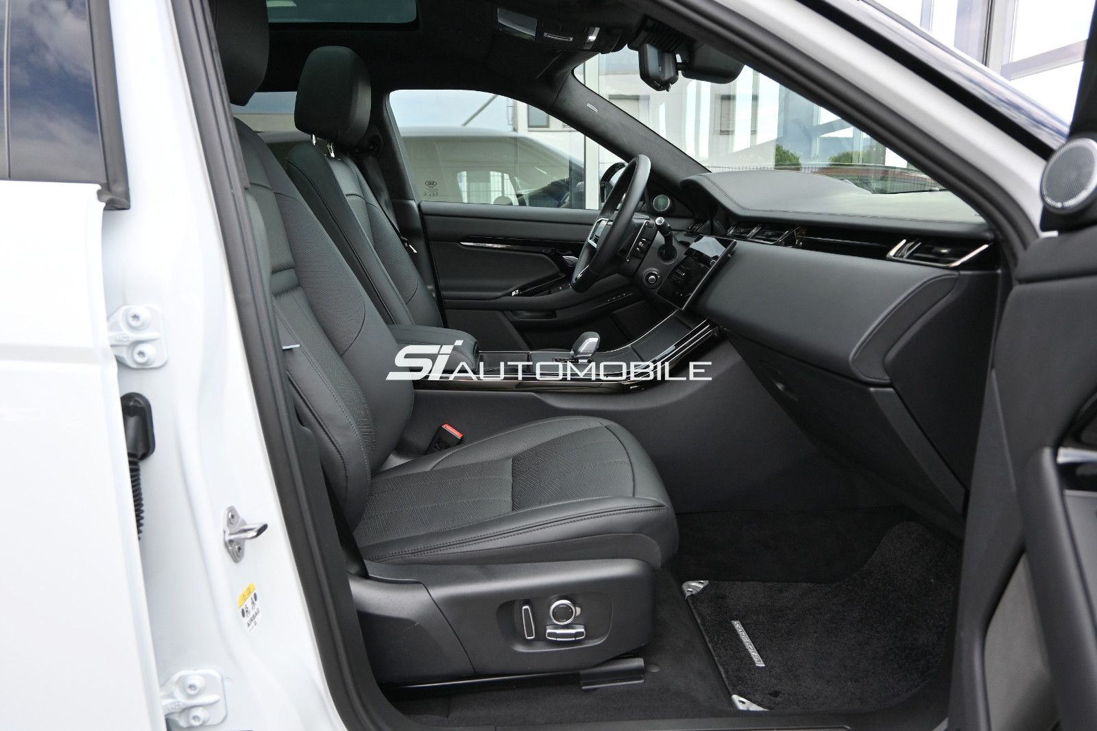 Fahrzeugabbildung Land Rover Range Rover Evoque P270e AUTOBIOGRAPHY AWD °AHK°