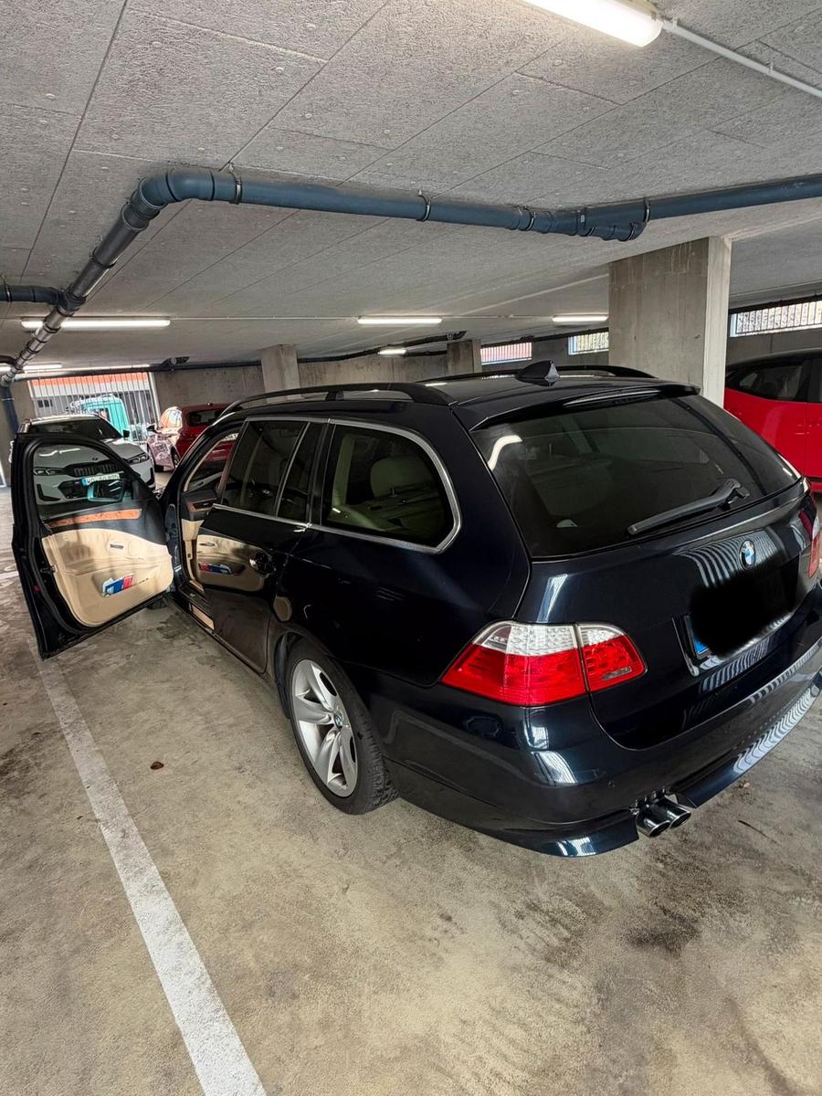 BMW 525 2007 — вигляд ззаду