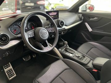 Fotografie des Audi Q2 35 TFSI S tronic sport AHK