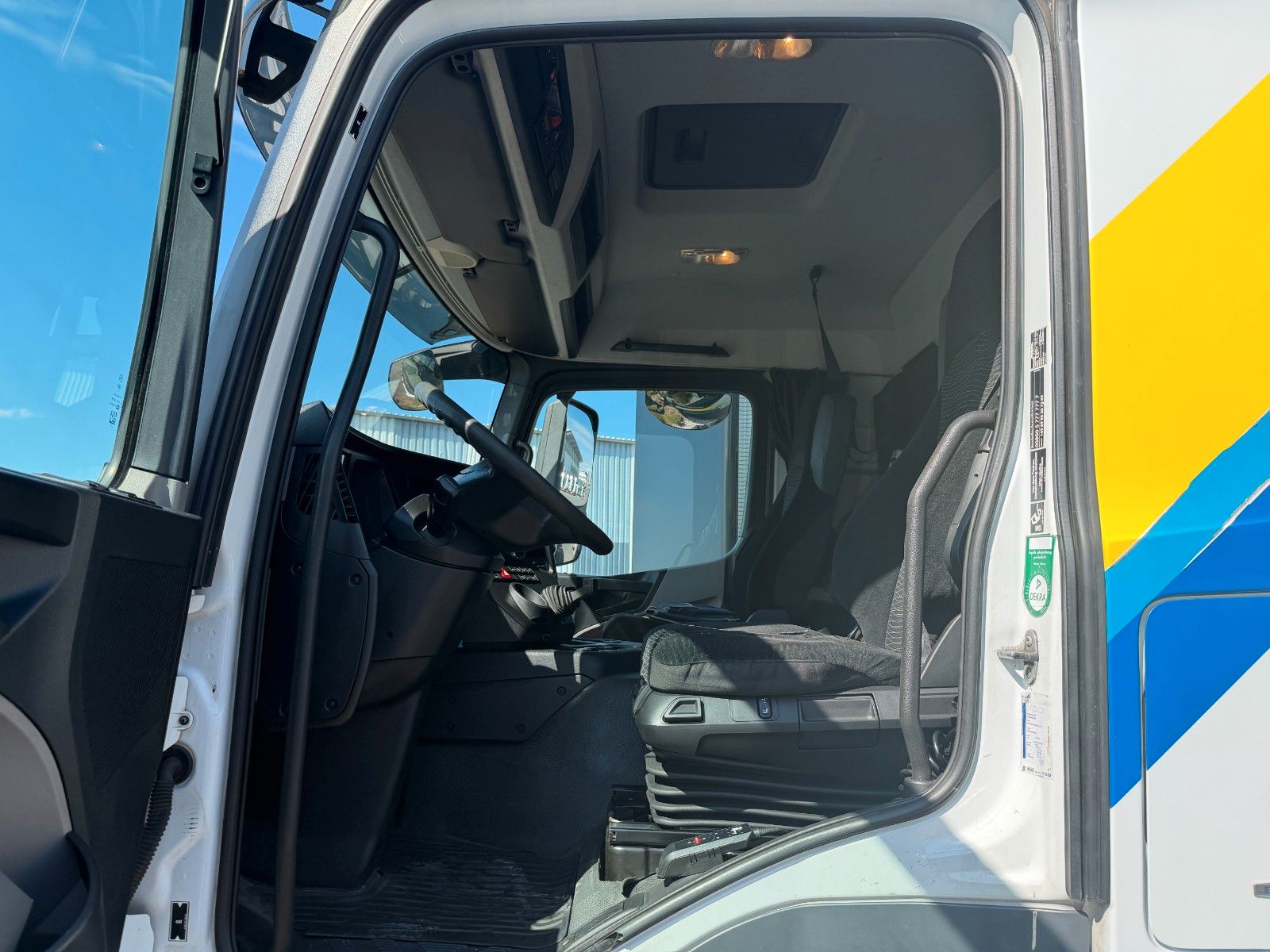 Fahrzeugabbildung Mercedes-Benz Antos 2543 L Schwenkwand LBW BÄR 2.500kg AHK