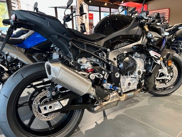 Fahrzeugabbildung BMW S 1000 R VOLL!  Carbon+M- Frästeile