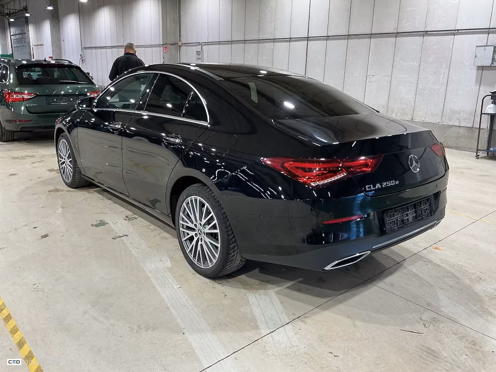 Mercedes-Benz CLA 250 e LUXURY LINE DCT,LEDER