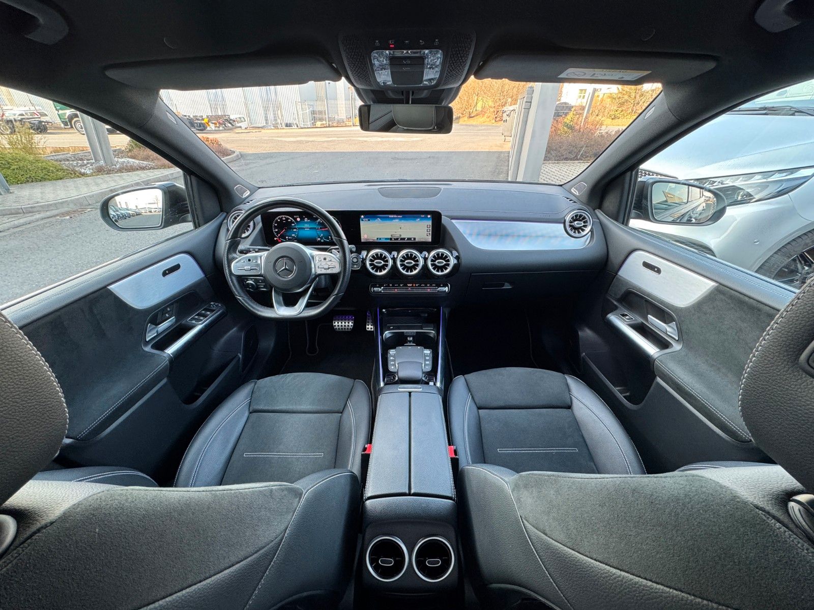 Fahrzeugabbildung Mercedes-Benz B 200 d Edition AMG Night+AHK+Burm+Ambiente