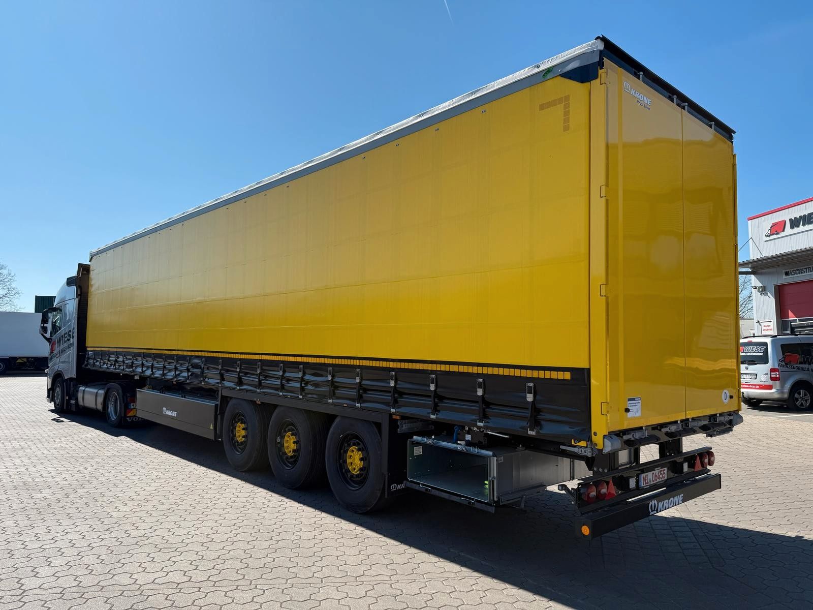 Fahrzeugabbildung Krone Schiebeplane mit IceProtect + Safe Curtain