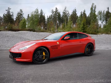 صورة 1 لـ 2019 Ferrari GTC4LUSSO