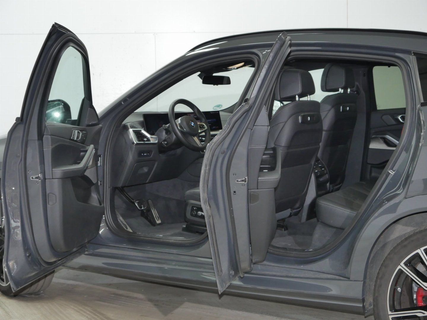 Fahrzeugabbildung BMW X6 xDrive40d M Sport Pro Pano.Dach Sitzbelüftung