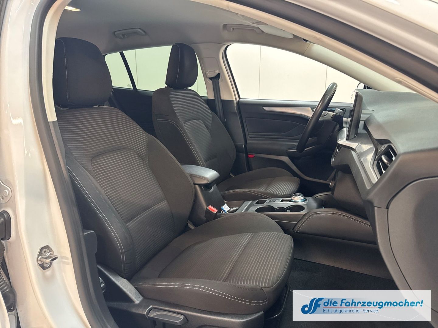 Fahrzeugabbildung Ford Focus Turnier Titanium X Navi Digitales Cockpit