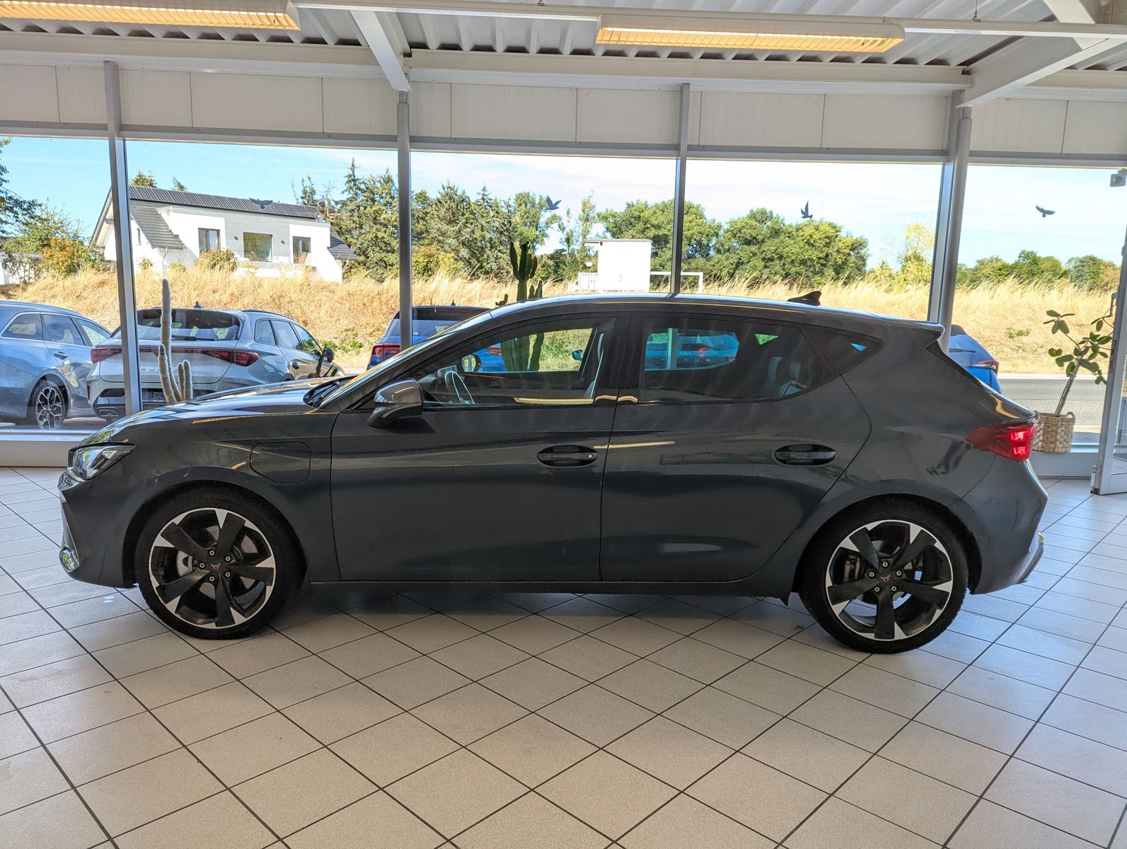 Fahrzeugabbildung CUPRA Leon 1.5 e-Hybrid Matrix Edge-Intelligent-Paket
