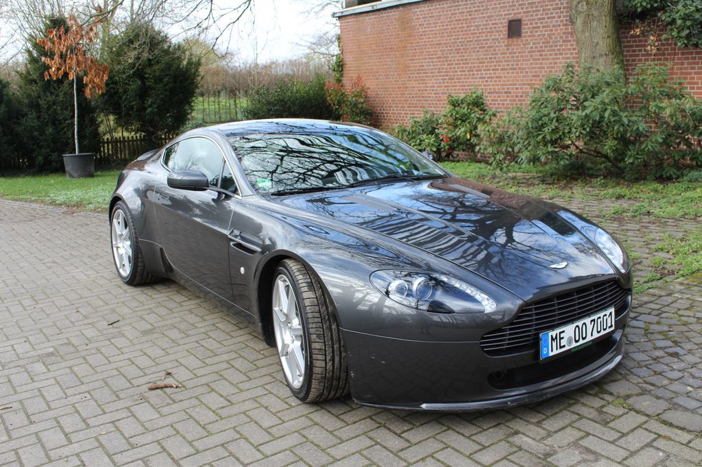 Aston Martin V8 Vantage