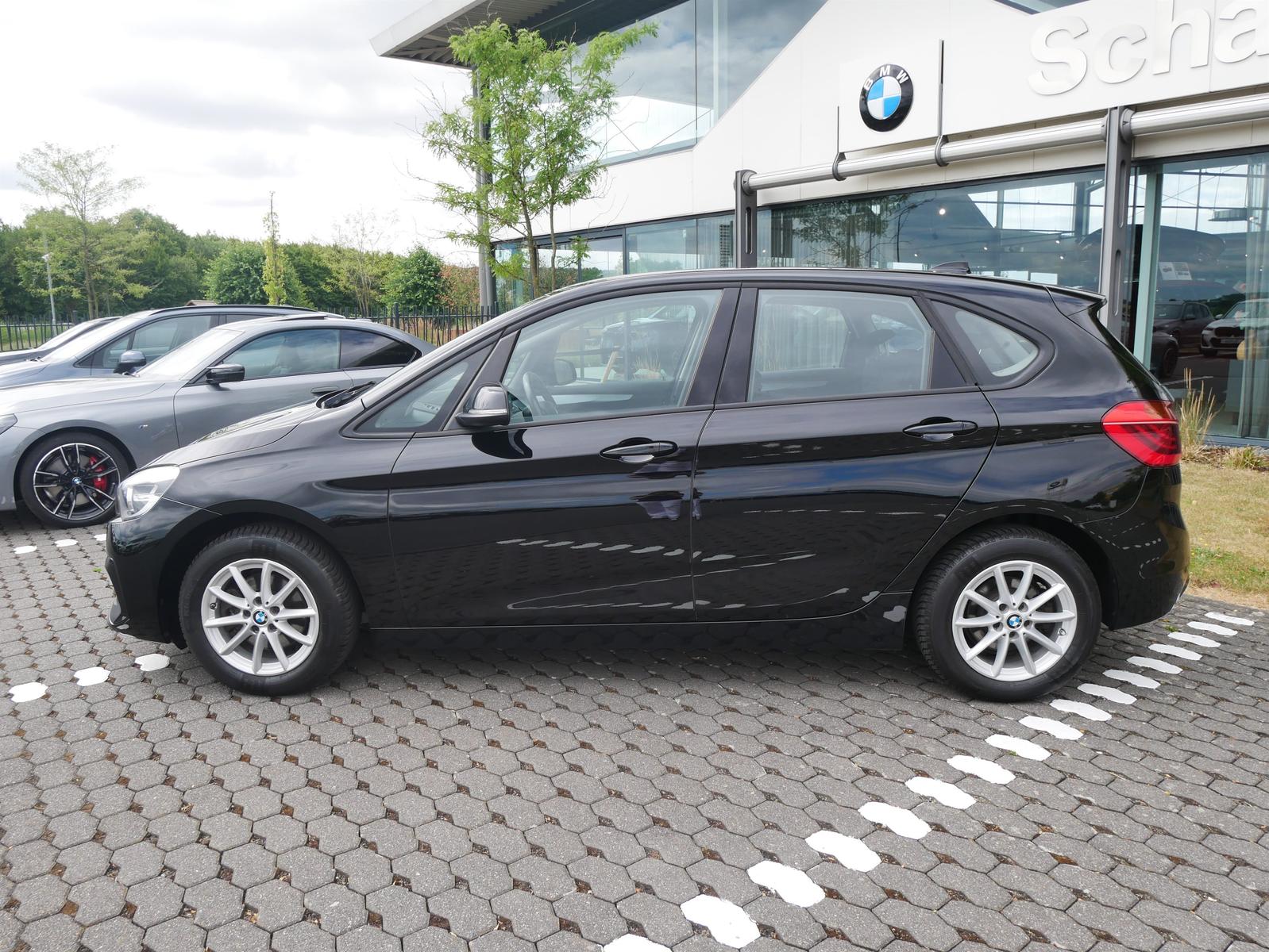 BMW 216d Active Tourer Advantage NAV SHZ PDC hinten