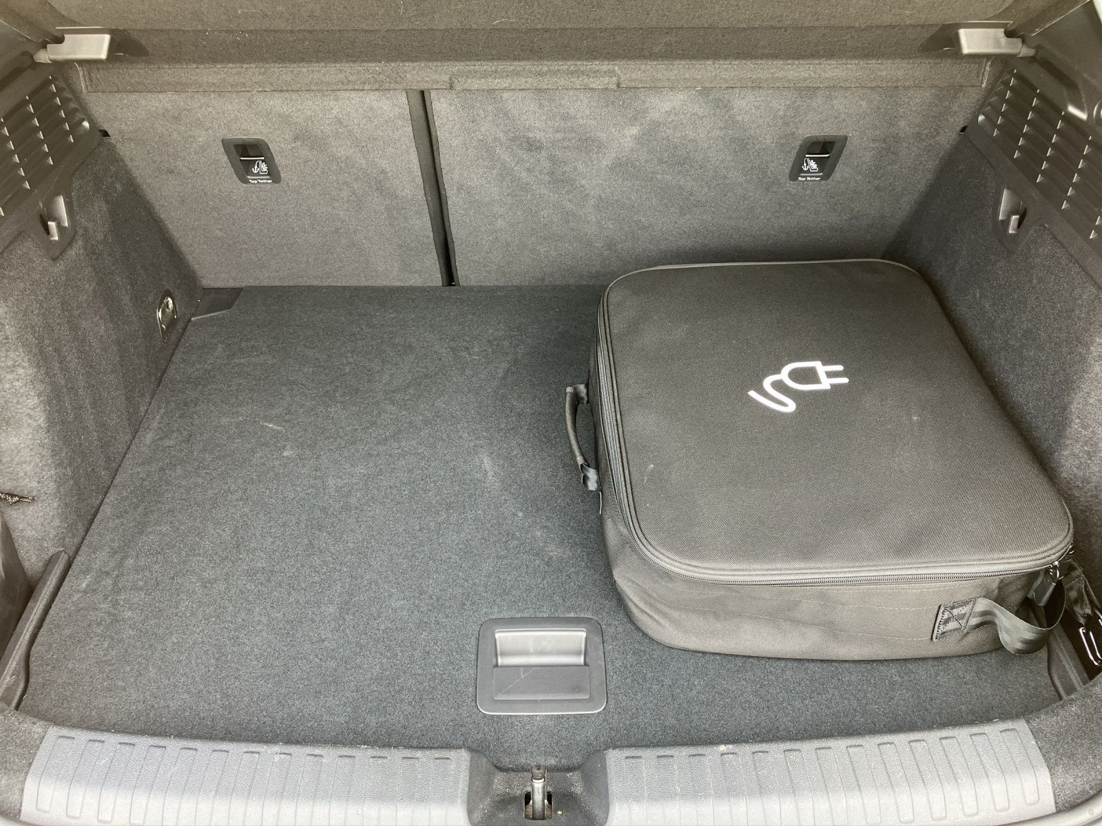 Fahrzeugabbildung Audi A3 Sportback 40 TFSI e S tronic LED DAB EPH SH N