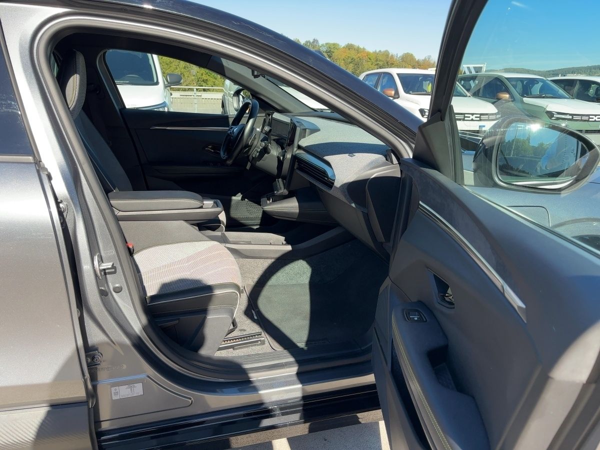 Fahrzeugabbildung Renault Megane E-TECH Techno EV60 220hp - mit KI generiert/bearbeitet