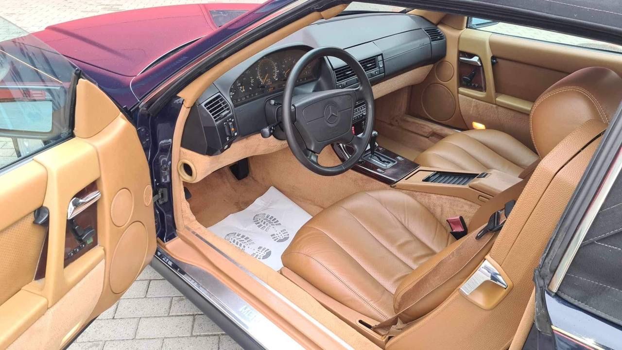 Fahrzeugabbildung Mercedes-Benz SL 500 TEMPOMAT ELEK.SITZE LEDER