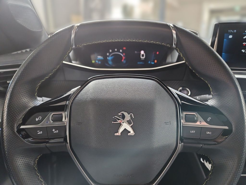 Fahrzeugabbildung Peugeot 208 1.2 PureTech GT-Line Pano Navi Sport LED SHZ