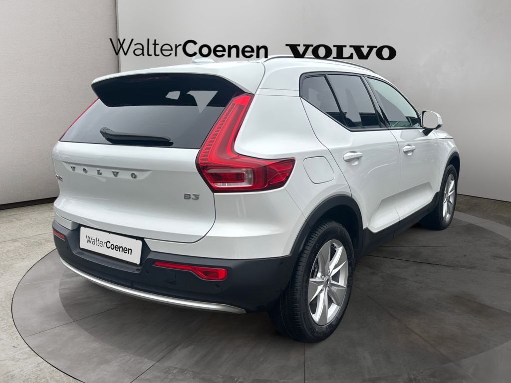 VOLVO XC40 B3 B DKG Core 360° Sitzkomfort-Paket VOLVO XC40 B3 B DKG Core 360° Sitzkomfort-Paket