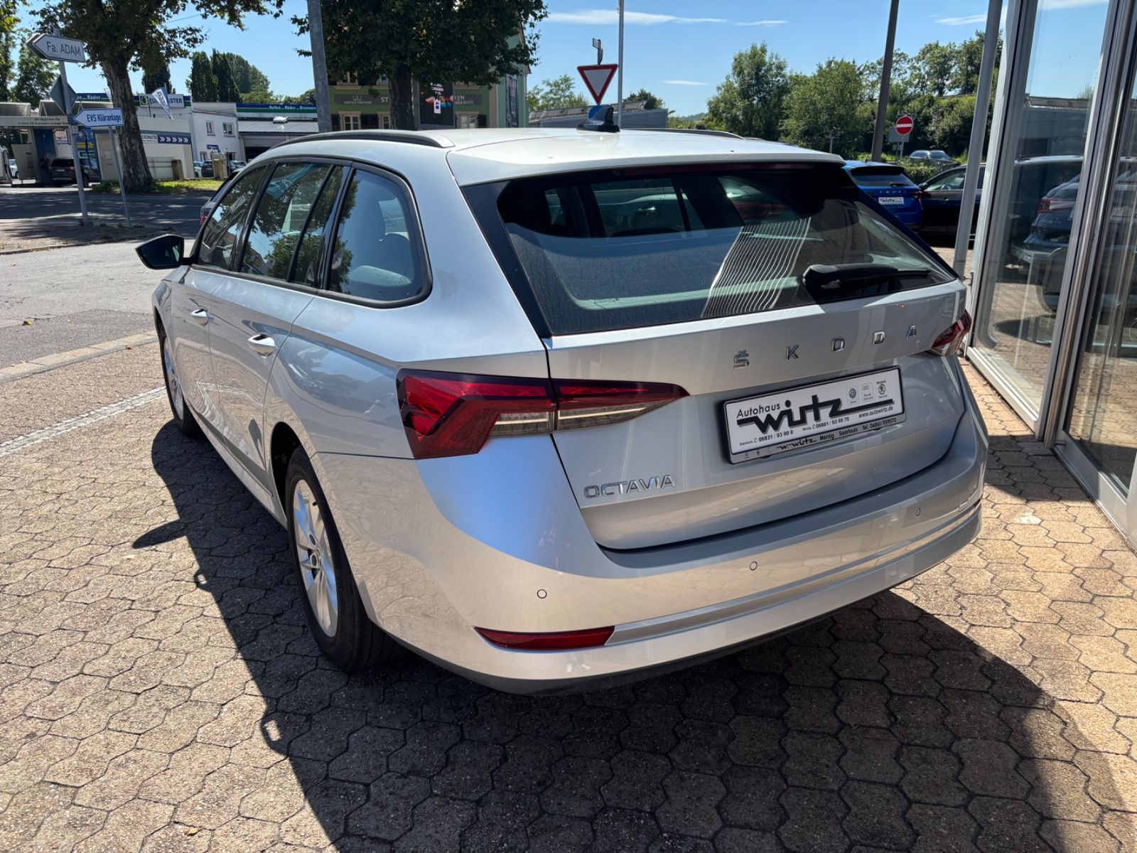 Fahrzeugabbildung SKODA Octavia Combi 2.0 TDI Tempomat LED