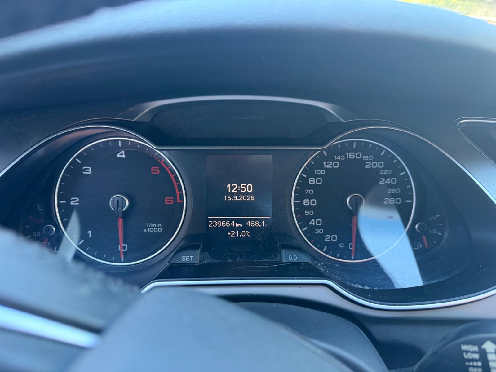 Audi A4 2014 — photo 9