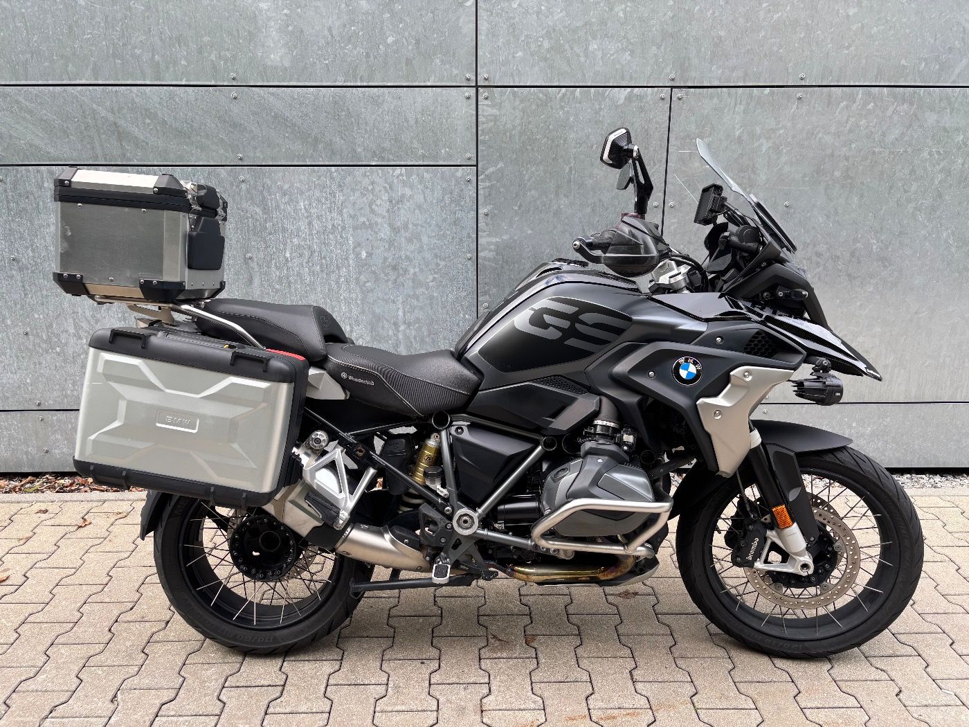 Fahrzeugabbildung BMW R 1250 GS Triple Black 4 Pakete Kofferset