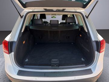 Volkswagen Touareg - 11