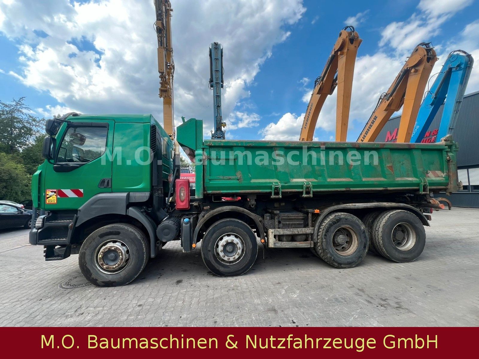 Fahrzeugabbildung Renault Kerax 450.42 / 8x4 / Bordmatik / Blatt/Blatt