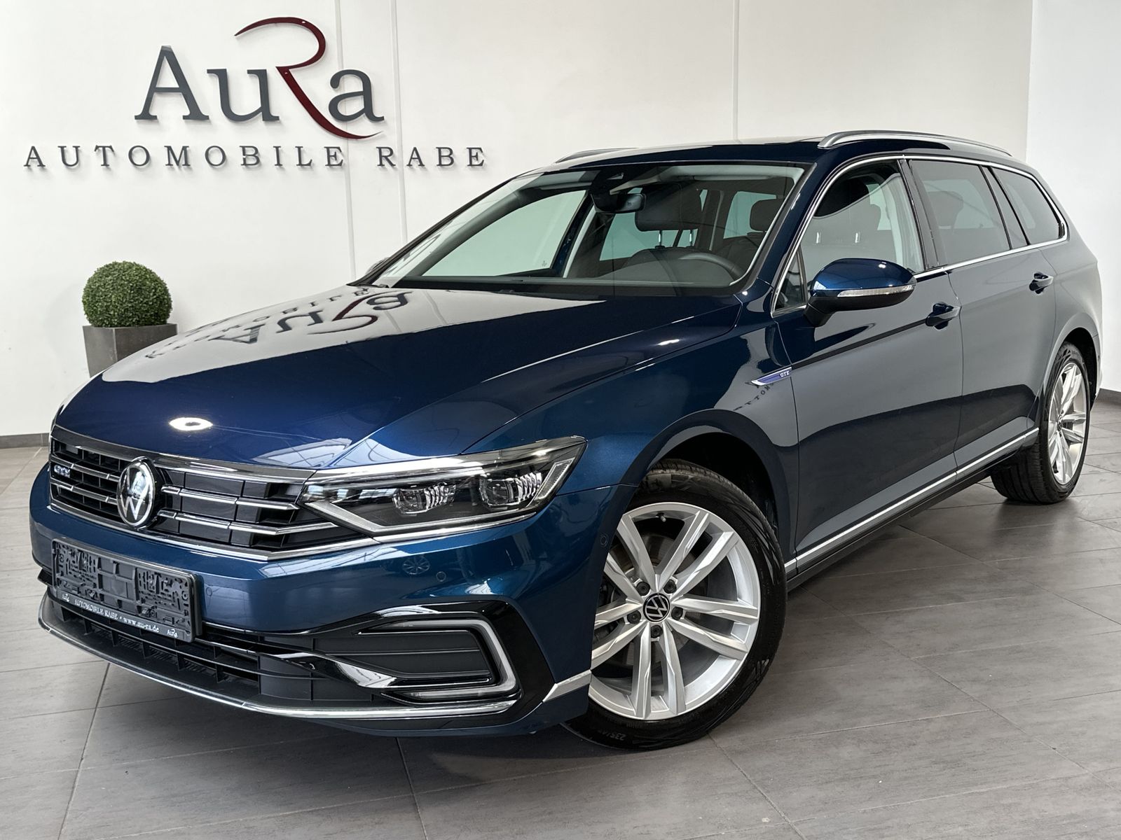 Fahrzeugabbildung Volkswagen Passat Variant 1.4 TSI DSG GTE NAV+LED+AHK+PANO